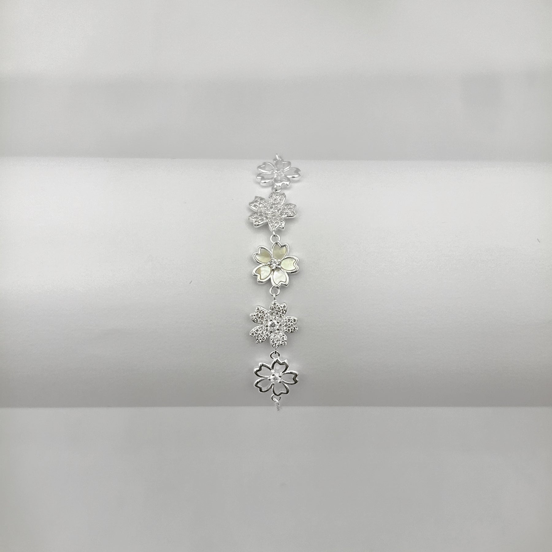 Pulseira Flowers Luxo Cravejada/Madreperola/Lisa