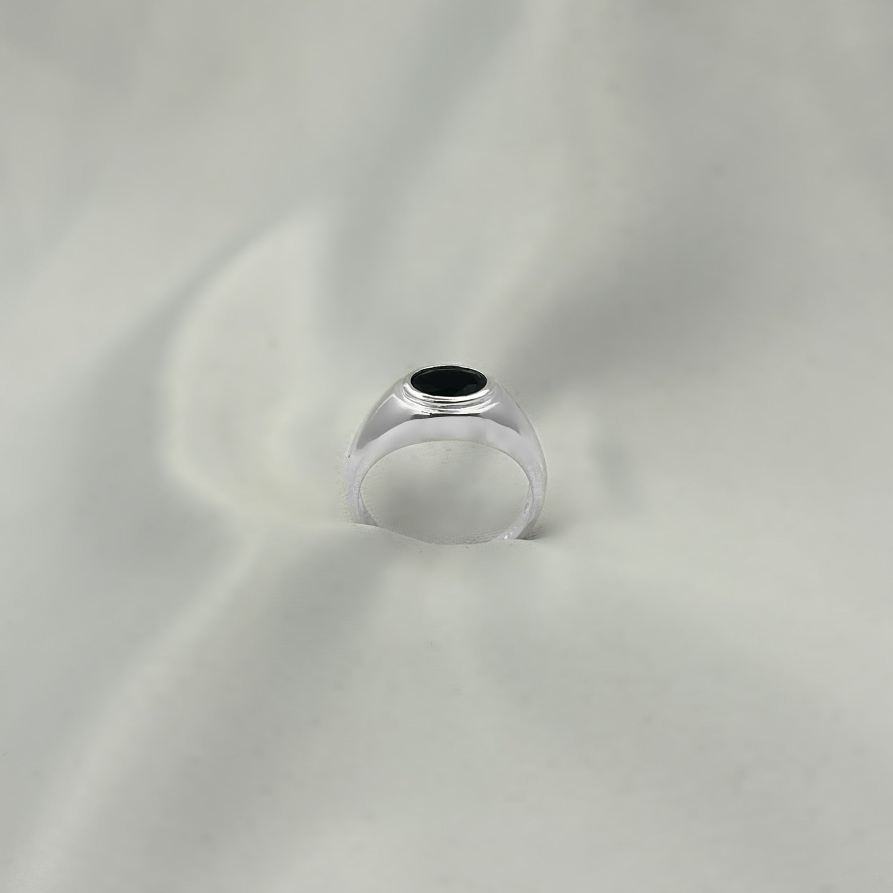 Anel Liso Pedra Onix Oval