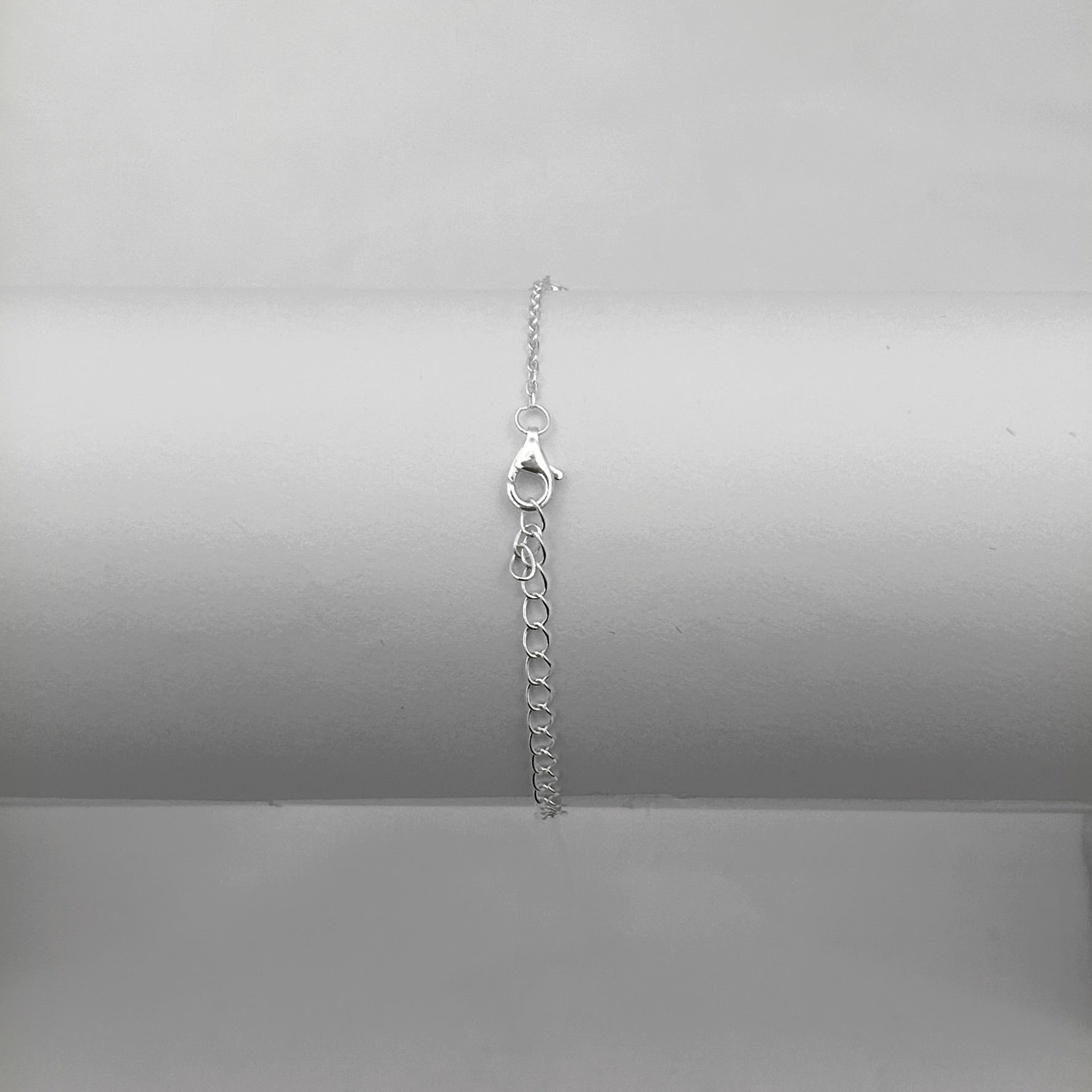 Pulseira Trevos em Madreperolas Intercalados com Pontos de Luz