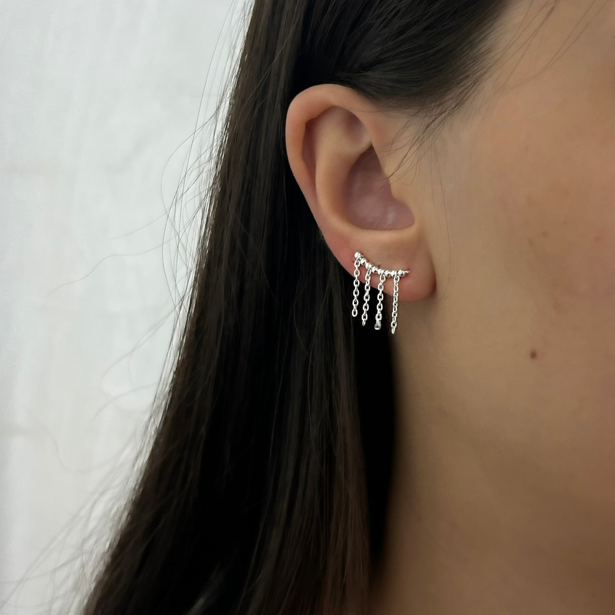 Brinco Ear Cuff Bolinhas + Correntes Penduradas