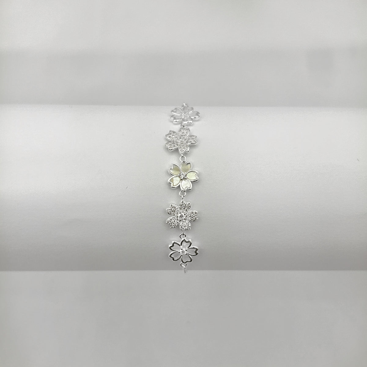 Pulseira Flowers Luxo Cravejada/Madreperola/Lisa