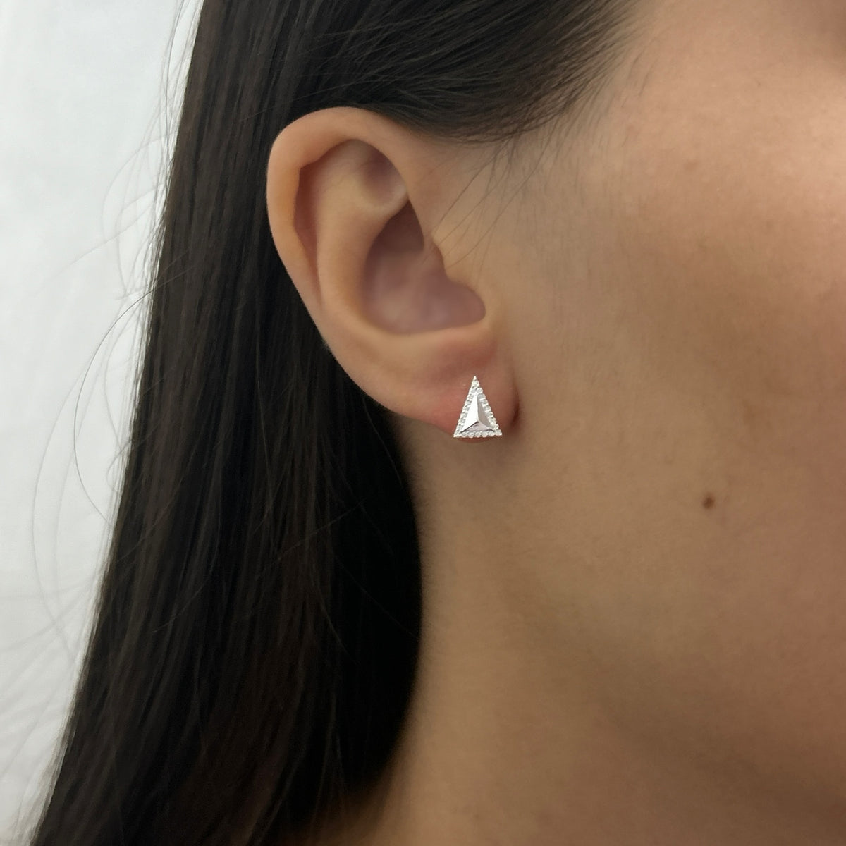 Brinco Triangular 3D Liso/Cravejado