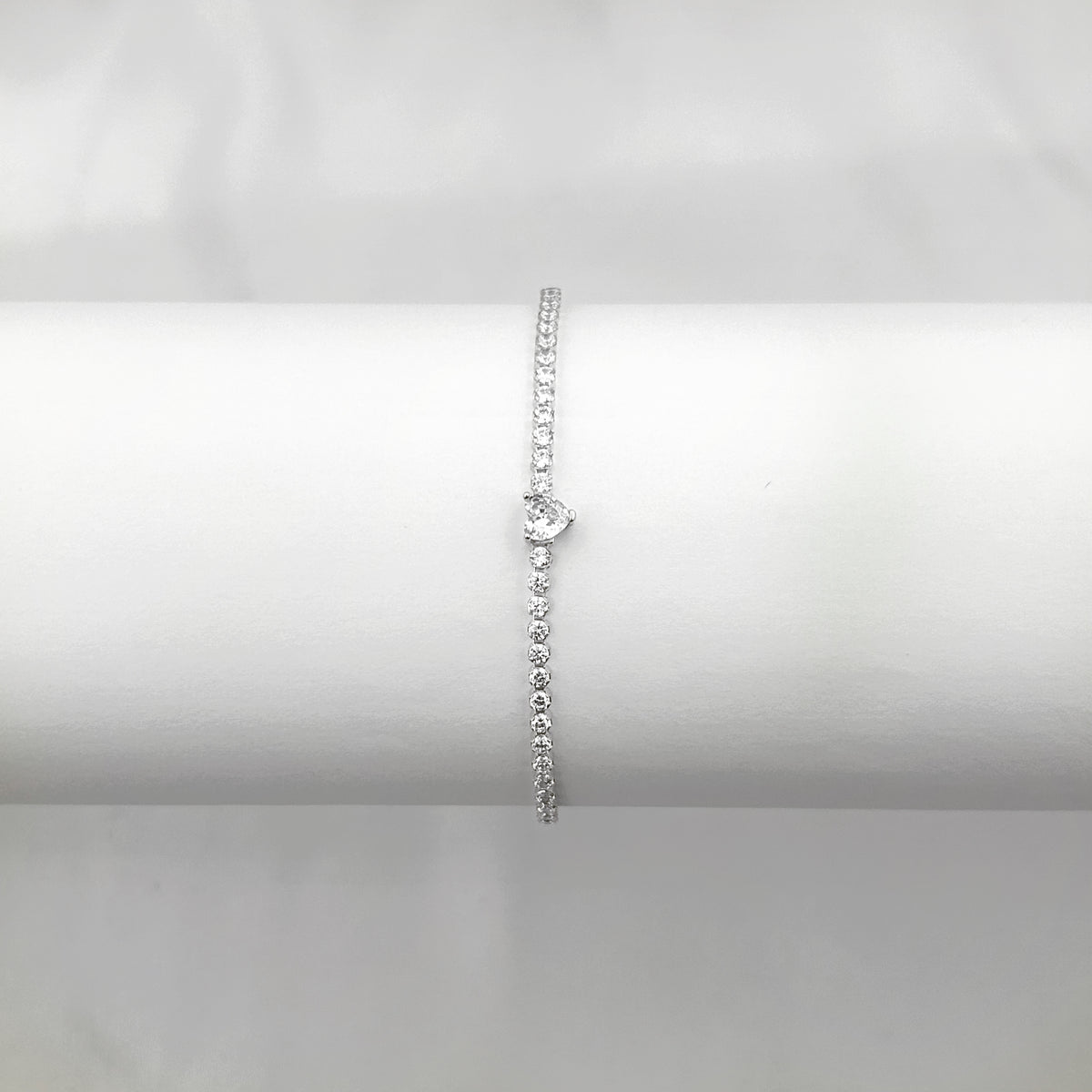 Pulseira Riviera 2mm + Ponto de luz Coração Central