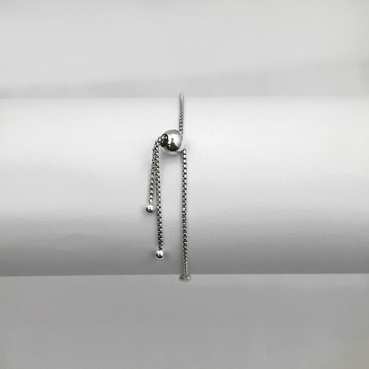 Pulseira Gravatinha Placa 4mm com Corações e Pontos de Luz Intercalados