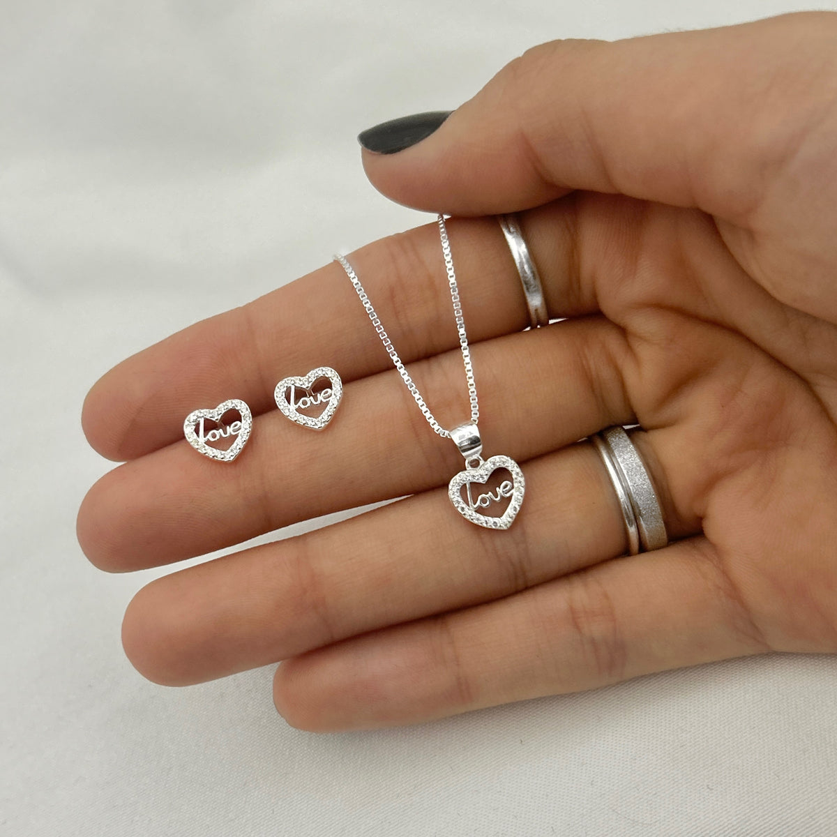 Conjunto Coração Vazado Cravejado "Love" 45cm