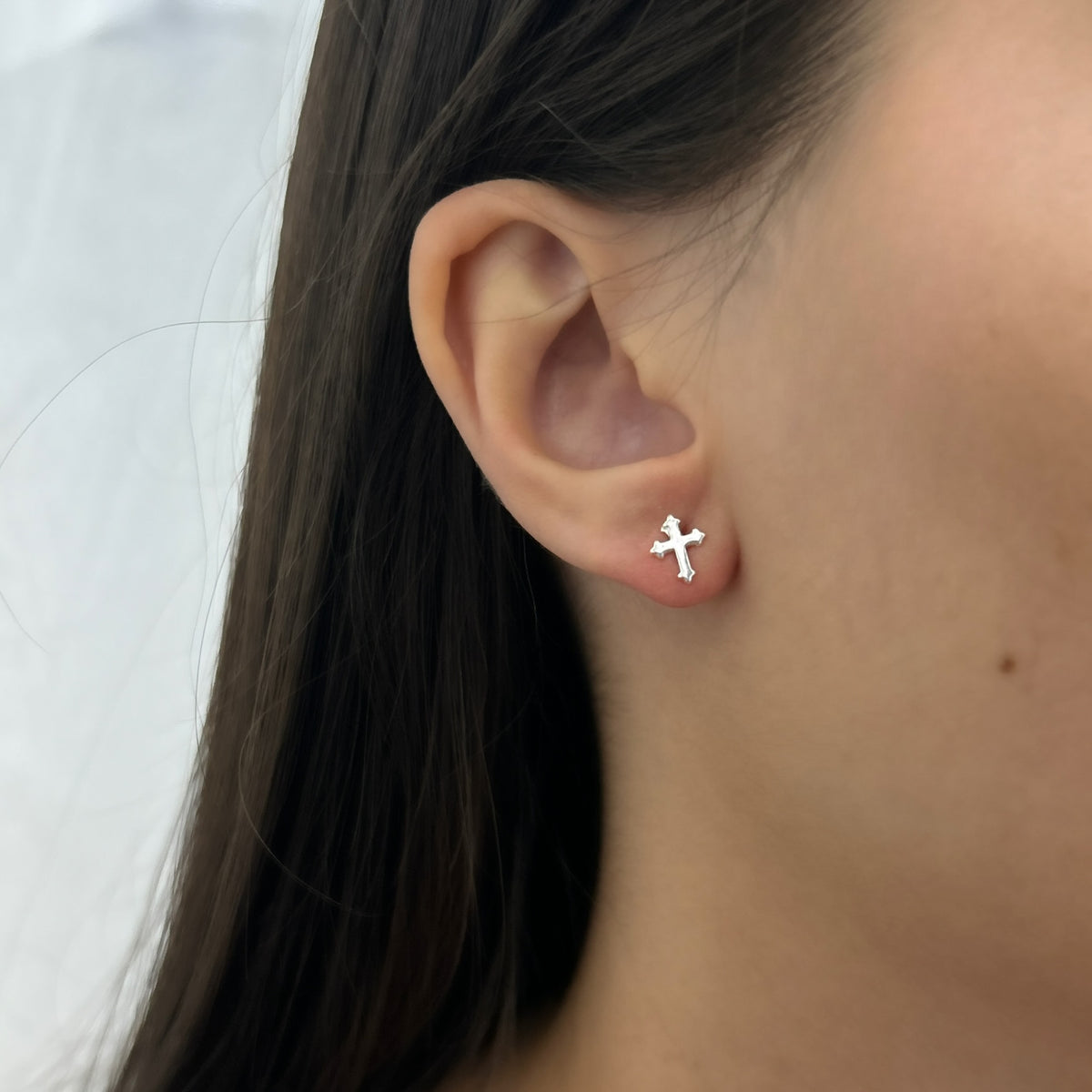 Brinco Crucifixo Liso Minimalista