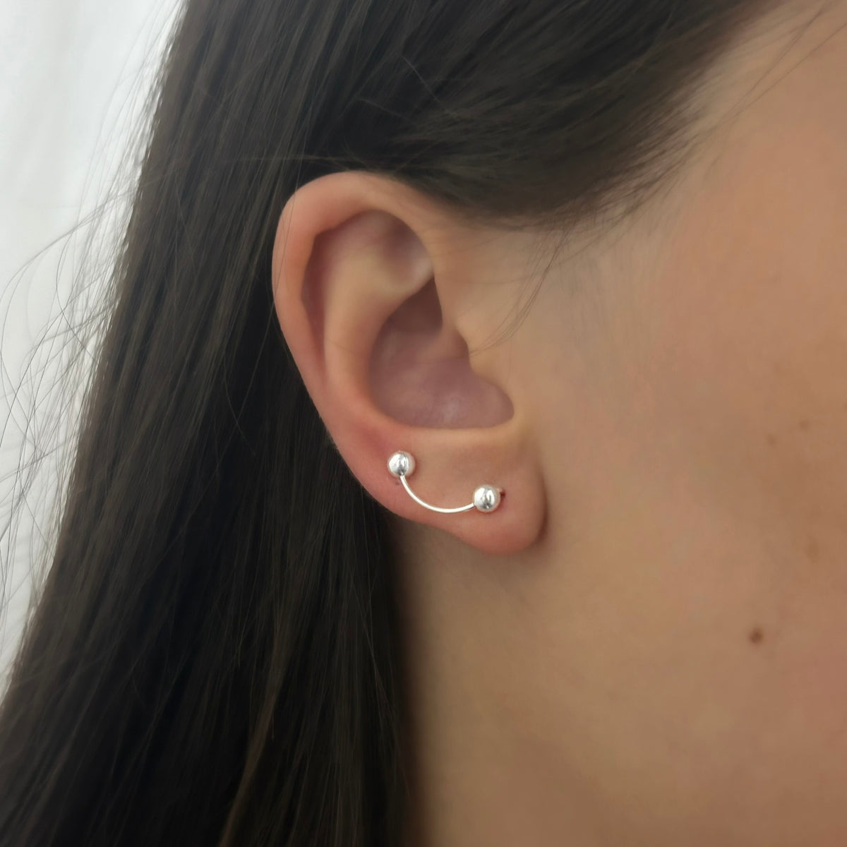 Brinco Ear Cuff Bolinhas Lisa