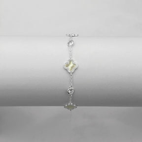 Pulseira Trevos em Madreperolas Intercalados com Pontos de Luz