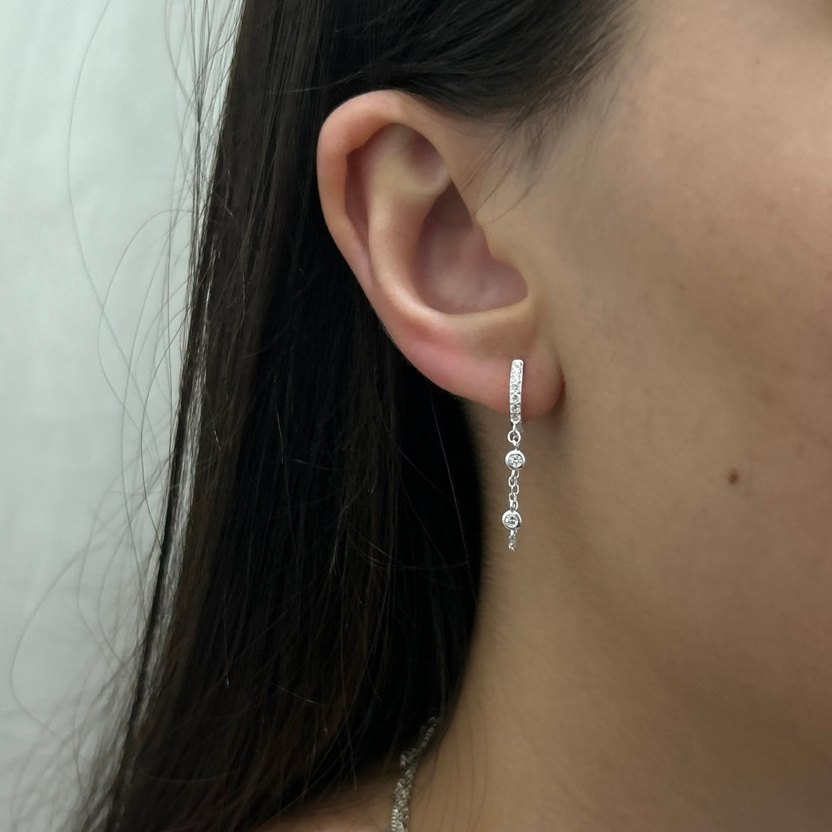 Argola Cravejada + Corrente Pendurada com Pontos de Luz Intercalados Luxo